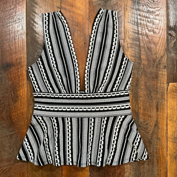 Saturday Sunday Black White Stripe Flutter Sleeve Cutout Crop Top XS - Picture 1 of 4